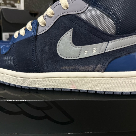 Jordan 1 Mid SE Craft
Obsidian French Blue Ashen Slate White - Picture 9 of 9